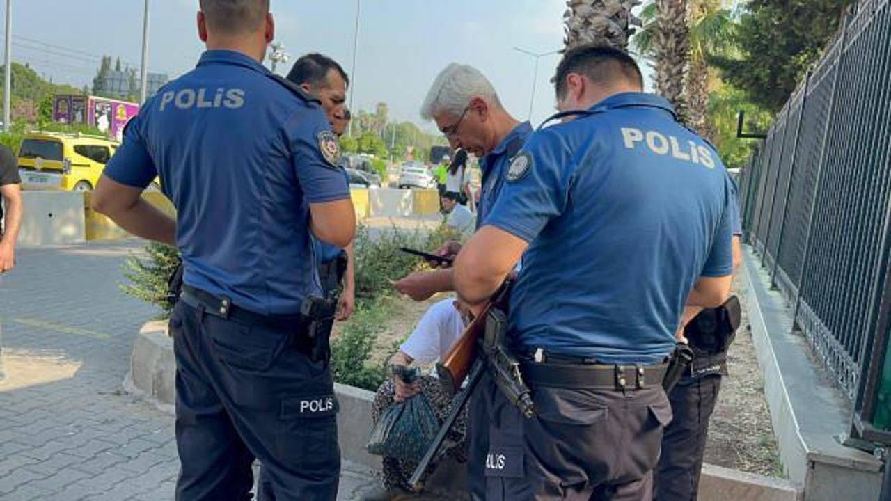 Antalya Adliyesi önünde hareketli dakikalar
