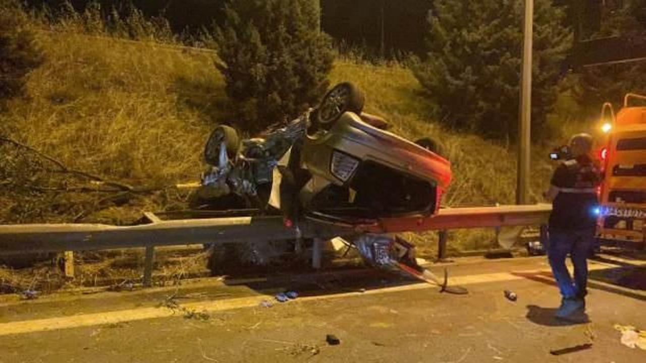 Bariyerlere çarpıp takla attı! 3 kişiden kahreden haber