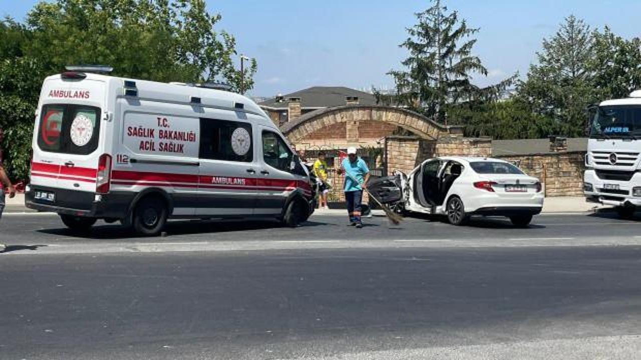 Büyükçekmece'de ambulans otomobile çarptı: Çok sayıda yaralı var!