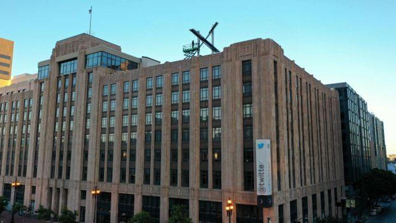 Elon Musk, X ve SpaceX'i taşıyor!