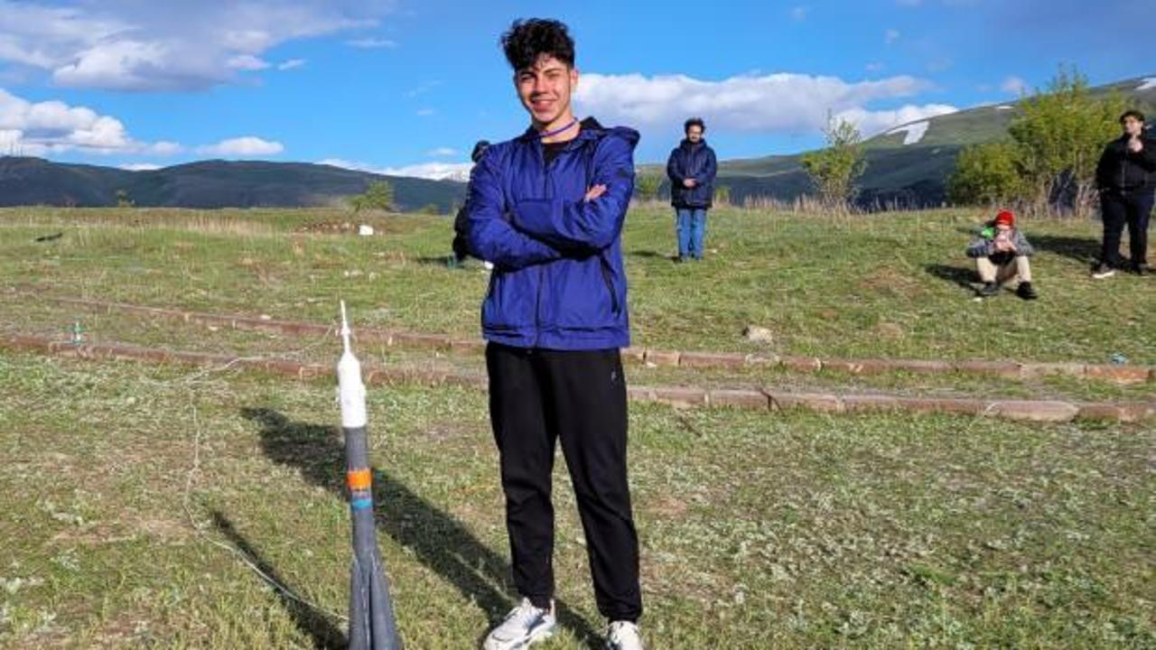 Erzurumlu Ahmet Tümer, roket yarışlarında madalyaları topluyor