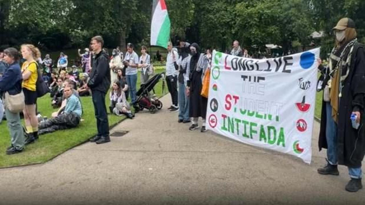 İngiltere'de Filistin için Oxford Circus trafiğe kapatıldı