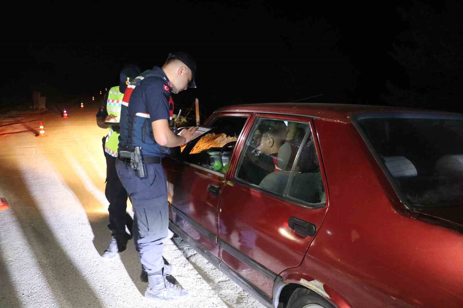 Jandarmadan Trafik Denetimi: 2 Alkollü Sürücüye İşlem Yapıldı