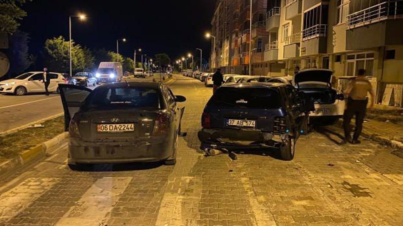 Köpeğe çarpmamak için ani fren yaptı! Otomobille çarpıştı: 6 yaralı
