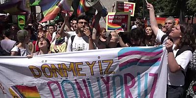 LGBTİ  Yürüyüşü'ne çok sayıda gözaltı...