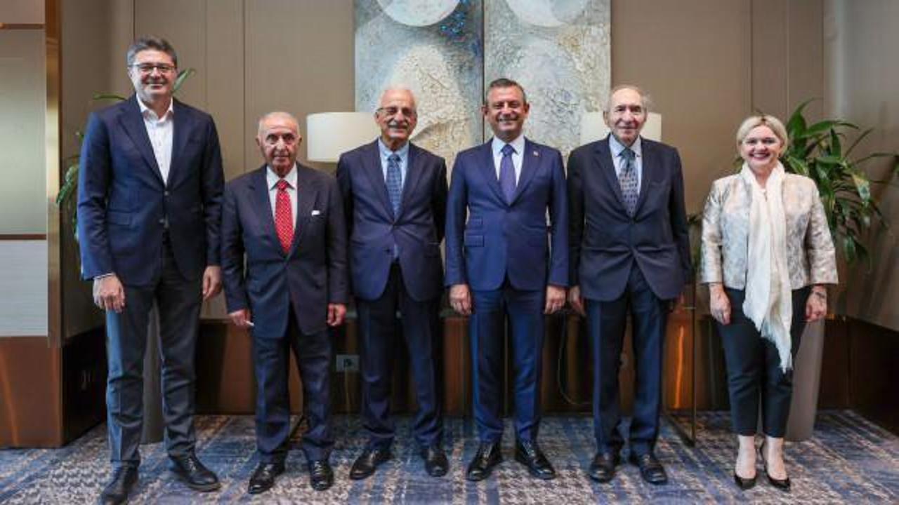 Özgür Özel, CHP'nin eski genel başkanlarıyla görüştü! Gözler Kılıçdaroğlu'nu aradı
