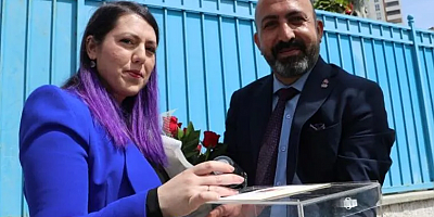 Sandıkta evlilik teklifi