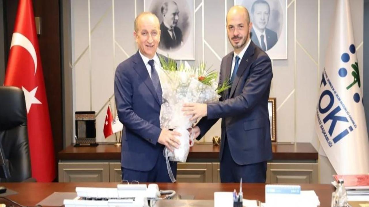 TOKİ'de devir teslim töreni
