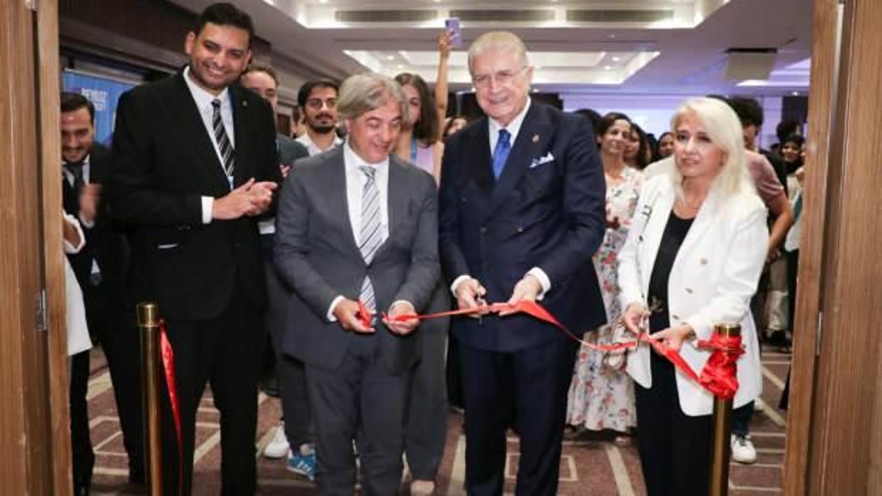 Tunus’taki eğitim fuarında Türk üniversiteleri tanıtıldı