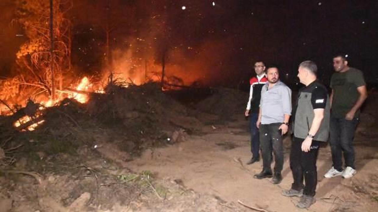 Uşak'ta yangın: 11 ev tahliye edildi