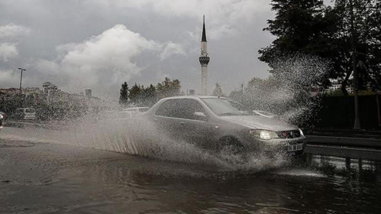 Valilik duyurdu! İstanbul için sağanak yağış uyarısı!